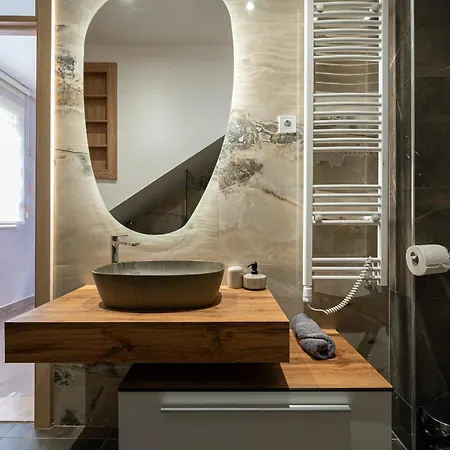 Διαμέρισμα Cosy Duplex Near Bus Station *